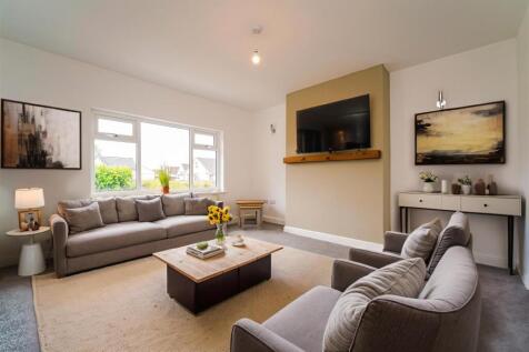 2 bedroom semi-detached bungalow for sale