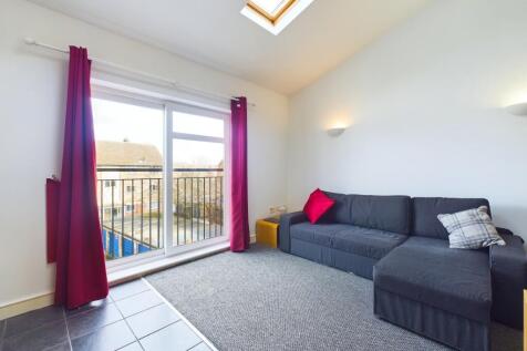 Studio flat for sale