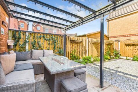 4 bedroom town house for sale
