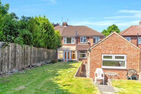 5 bedroom semi-detached house for sale
