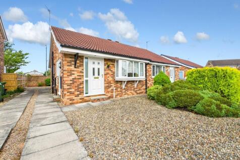 2 bedroom semi-detached bungalow for sale