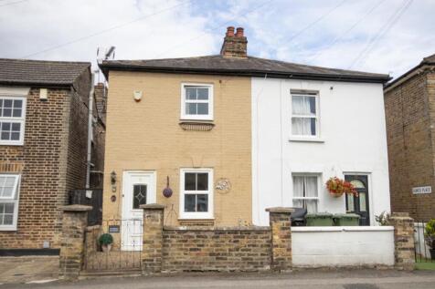 2 bedroom semi-detached house for sale