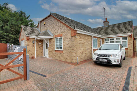 3 bedroom detached bungalow for sale