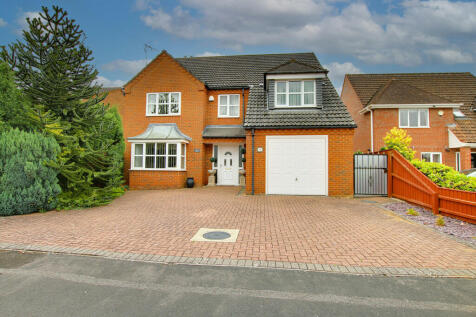 4 bedroom detached house for sale