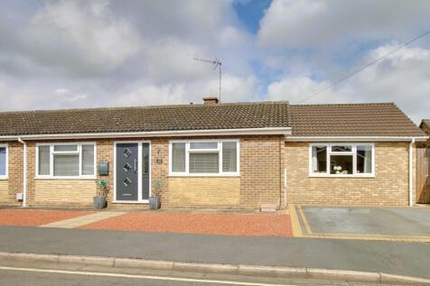 2 bedroom semi-detached bungalow for sale