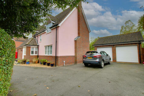 4 bedroom detached house for sale