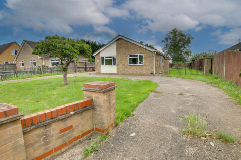 4 bedroom detached bungalow for sale