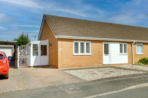 2 bedroom semi-detached bungalow for sale