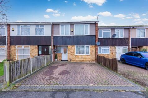 Robinhood Close, Cippenham 3 bed terraced house for sale