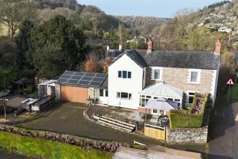 New Road, Blakeney, GL15 4DD 3 bed detached house for sale