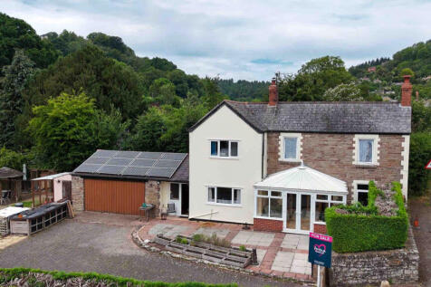 New Road, Blakeney, GL15 4DD 3 bed detached house for sale