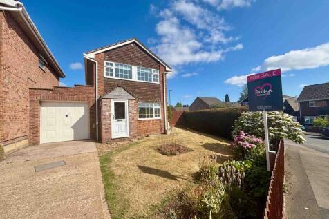 8 Colchester Close, Mitcheldean... 3 bed detached house for sale