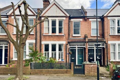 2 bedroom maisonette for sale