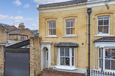 Driffield Road, E3 3 bed end of terrace house for sale