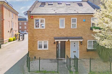 Redmans Road, Stepney Green 3 bed house for sale
