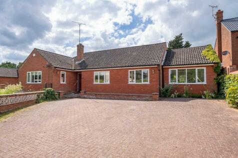 4 bedroom detached bungalow for sale