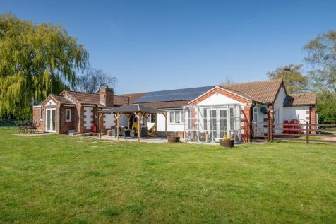 3 bedroom detached bungalow for sale