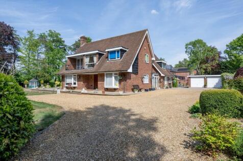 Ashwicken 4 bed detached house for sale