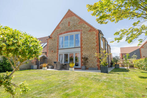 5 bedroom semi-detached house for sale
