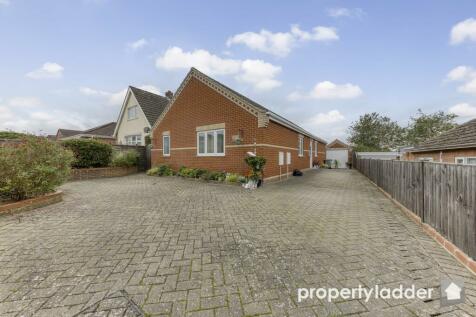 4 bedroom detached bungalow for sale