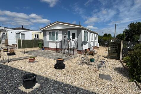 2 bedroom park home for sale