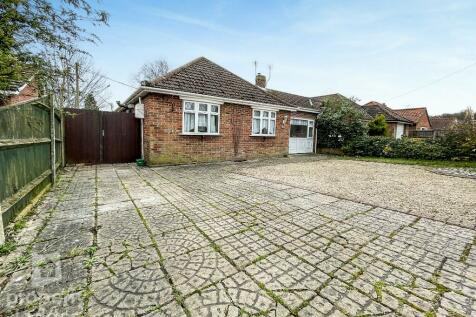 3 bedroom semi-detached bungalow for sale