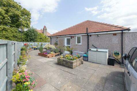 2 bedroom semi-detached bungalow for sale