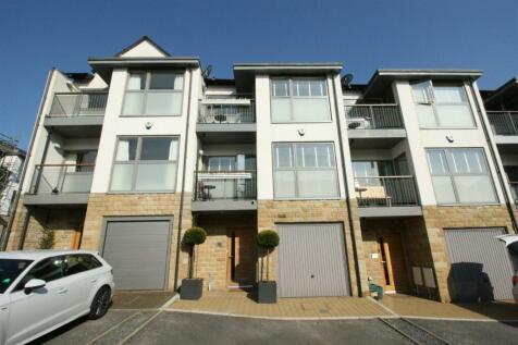 4 bedroom town house for sale
