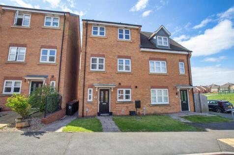 4 bedroom semi-detached house for sale