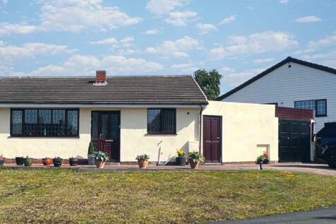 3 bedroom semi-detached bungalow for sale