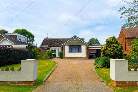 4 bedroom detached bungalow for sale