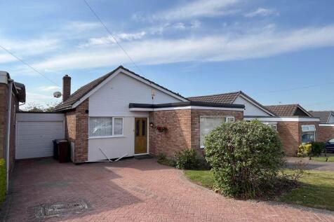 Lambert Drive, Burntwood, WS7 2DR 2 bed detached bungalow for sale