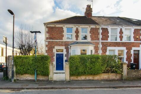 4 bedroom end of terrace house for sale