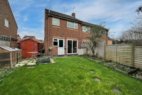 3 bedroom semi-detached house for sale