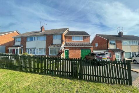 4 bedroom semi-detached house for sale