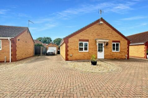 3 bedroom detached bungalow for sale