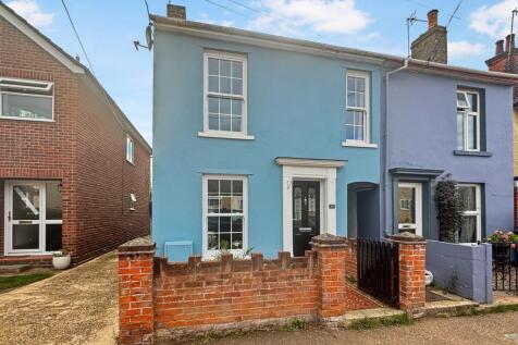 York Road, Brightlingsea, Colchester... 3 bed semi