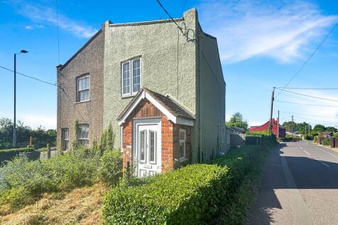 Elmstead Road, Wivenhoe, Colchester, CO7 2 bed semi