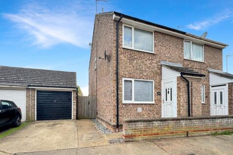 Richard Avenue, Wivenhoe, Colchester... 2 bed semi
