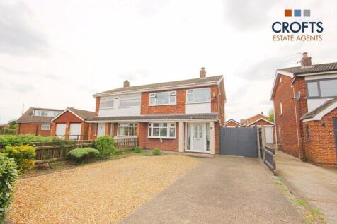 3 bedroom semi-detached house for sale