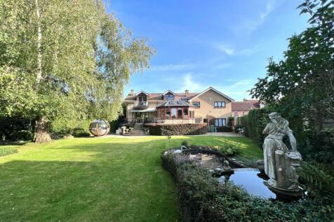 5 bedroom detached house for sale