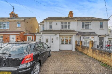 4 bedroom semi-detached house for sale