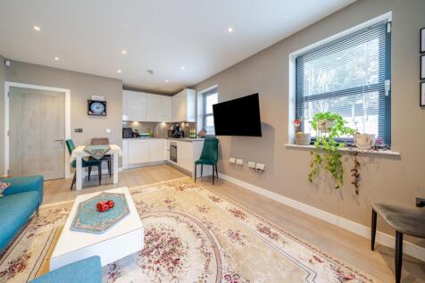 Slough,  Berkshire,  SL1 2 bed flat for sale