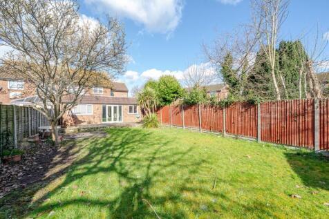 5 bedroom semi-detached house for sale