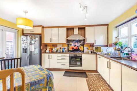 4 bedroom town house for sale