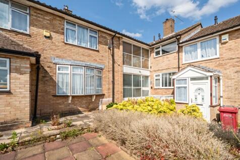 2 bedroom maisonette for sale