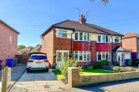 3 bedroom semi-detached house for sale