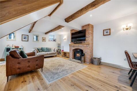 Old Manor Stables, Back Lane... 4 bed semi