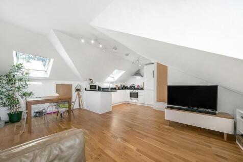 Mervan Road, SW2 2 bed flat for sale