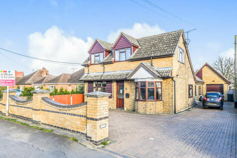 6 bedroom detached house for sale